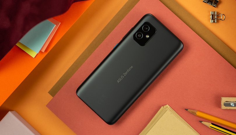 NextPit Asus Zenfone 8 tillbaka