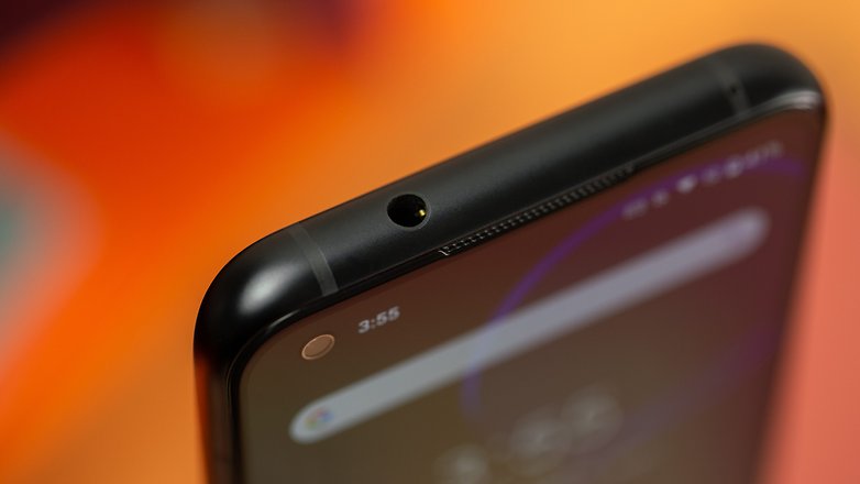 3,5-Millimeter-Klinkenanschluss beim Zenfone 8.