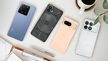 Die vier Handys von Xiaomi (Poco), Google und Nothing nebeneinander auf einem Tisch