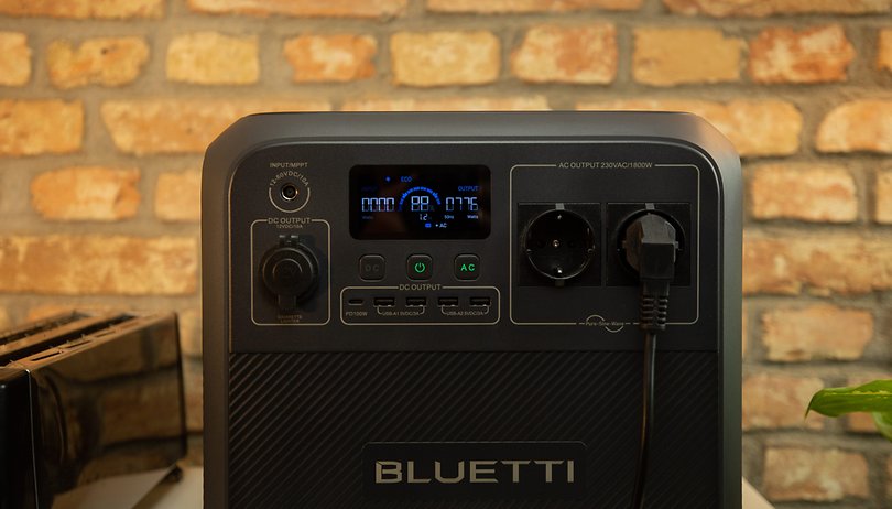 NextPit Bluetti AC180 Display Output