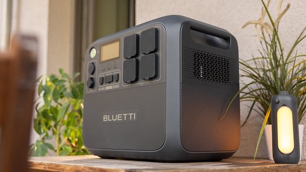 Bluetti AC200L von der Seite