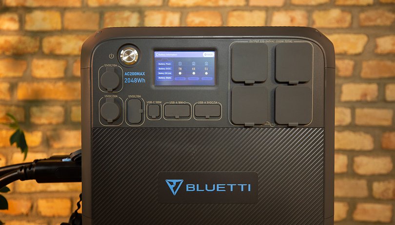 NextPit Bluetti AC200Max Plus 2 B300 Plus 3 PV200 Display