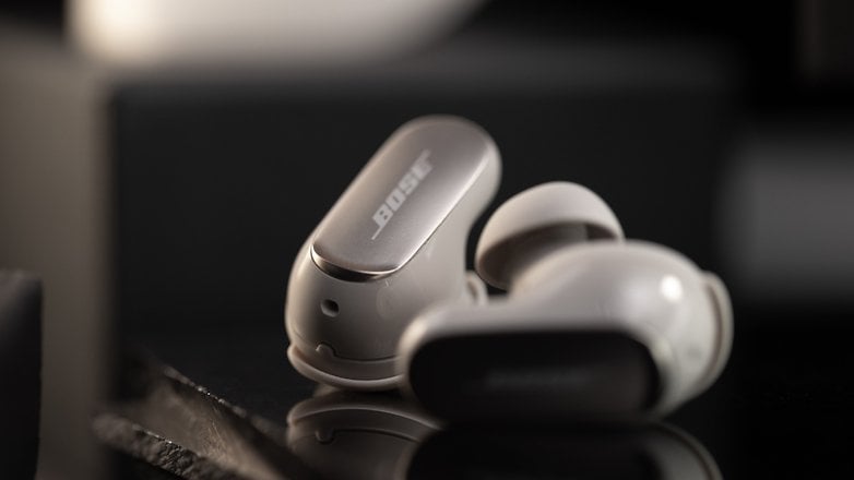 Les écouteurs Bose QuietComfort Ultra Earbuds vus de face