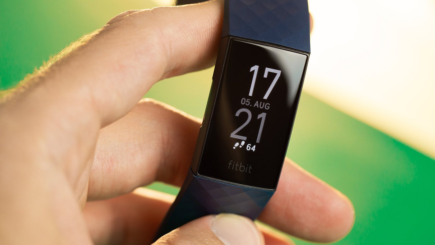 Shops Fitbit Charge 4