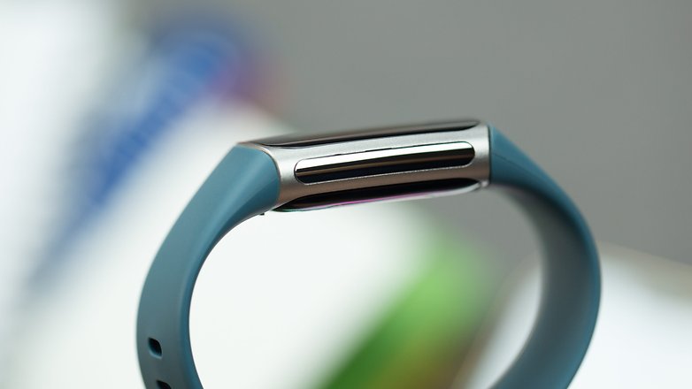 Fitbit Charge 5 AMOLED Bracelet connecté Bleu, Acier inoxydable