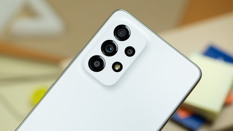 Xiaomi 14 Pro debuts with new variable aperture camera, hardware upgrades  and optional titanium model : r/Android