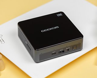 Prise en main du Geekom MiniAir 11: Un mini PC pensé pour le télétravail qui fait le job