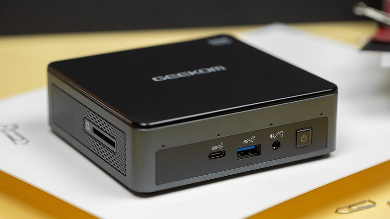 Test du GEEKOM Mini Air 12: Mini-PC de Pointe à Moins de 300