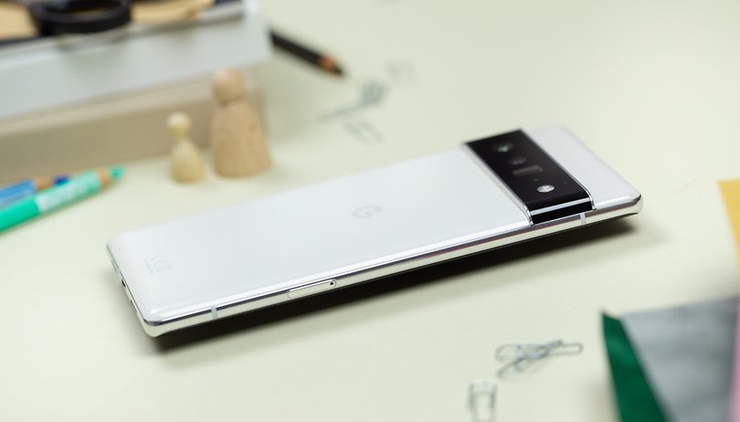 NextPit Google Pixel 6 Pro hátoldala