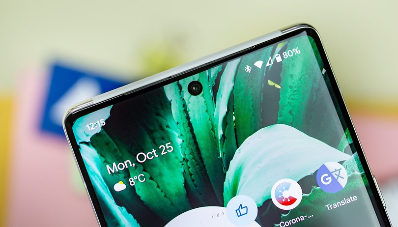 NextPit Google Pixel 6 Pro előlapi kamera