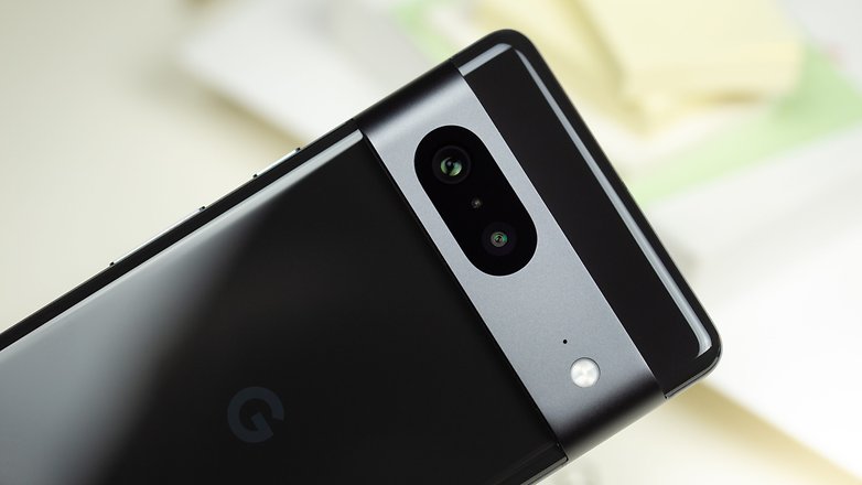 The back of the Pixel 7 with the focus on the camera bar