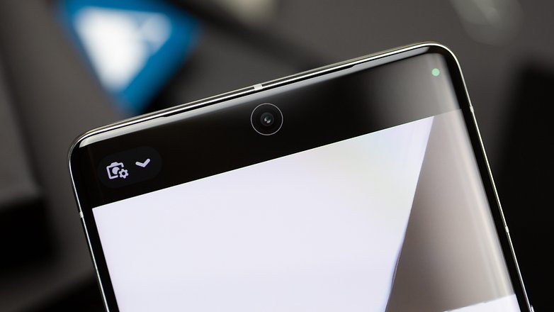Google Pixel 7 Pro ecran poincon camera selfie