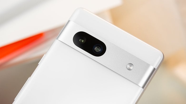 Google Pixel 7a review images