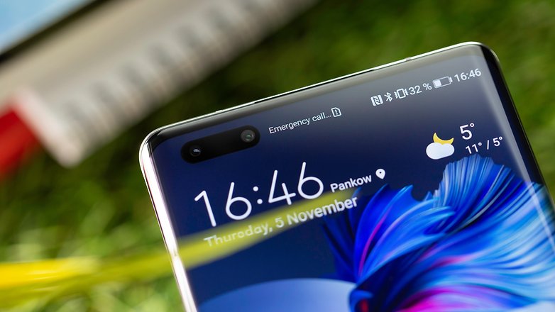 NextPit Huawei Mate 40 Pro front camera