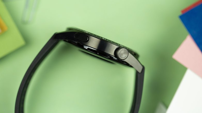 NextPit Huawei Watch GT3 Side Watch