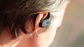 Premier test des JBL Soundgear Sense: Des écouteurs à conduction aérienne, comment ça marche?