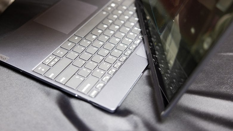 L'écran du Lenovo Twist vue de près