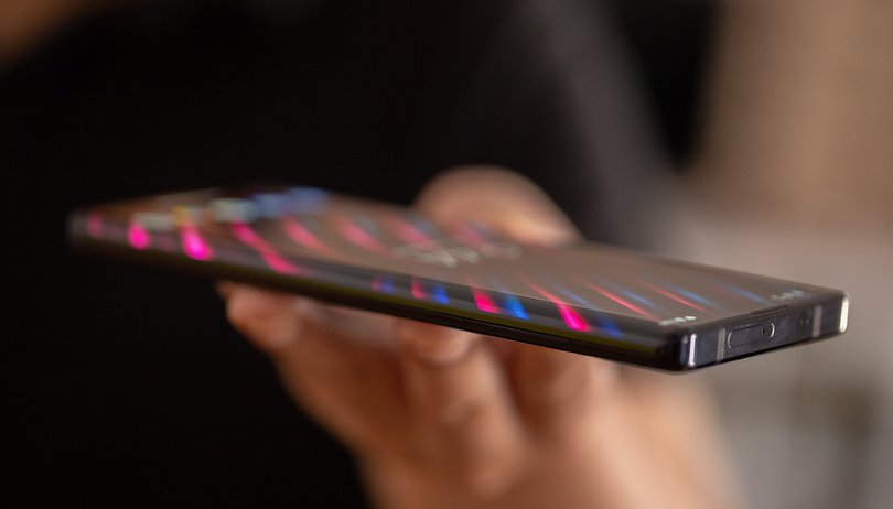 Smartphones : les écrans LCD Mini-LED presque aussi bons que l'AMOLED  arrivent sur le marché