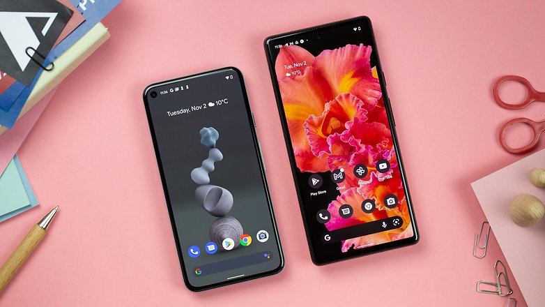 Το Google Pixel 5 και το Google Pixel 6 δίπλα δίπλα