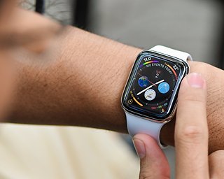 How to take a screenshot with your Apple Watch