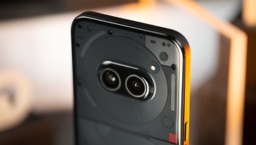 Die Rückseite des Nothing Phone (2a) im Close-Up