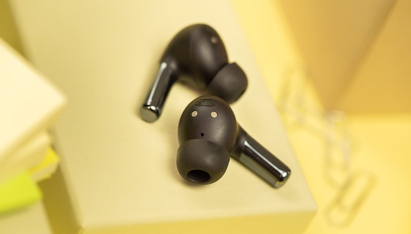 Oneplus wireless earbuds leak hot sale