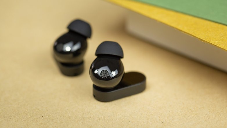 OnePlus Nord Buds speakers in detail