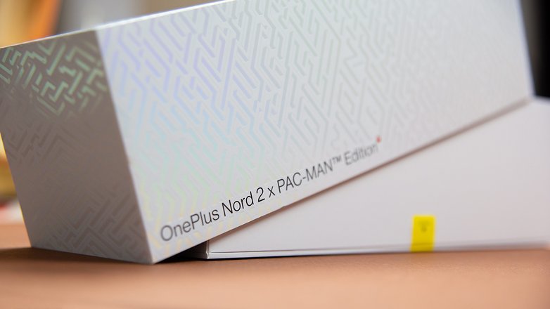 NextPit OnePlus Nord Pacman Edition box side