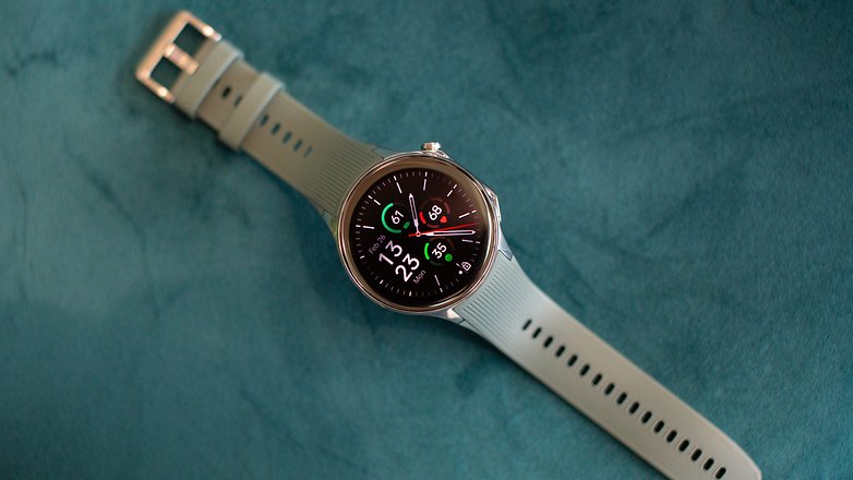 OnePlus Watch 2 wristband in detail