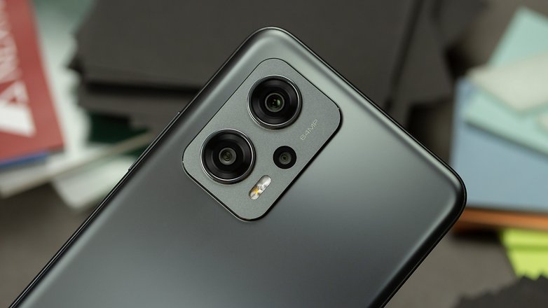 Blick auf die Rückseite des Poco X4 GT und die Kamerasektion