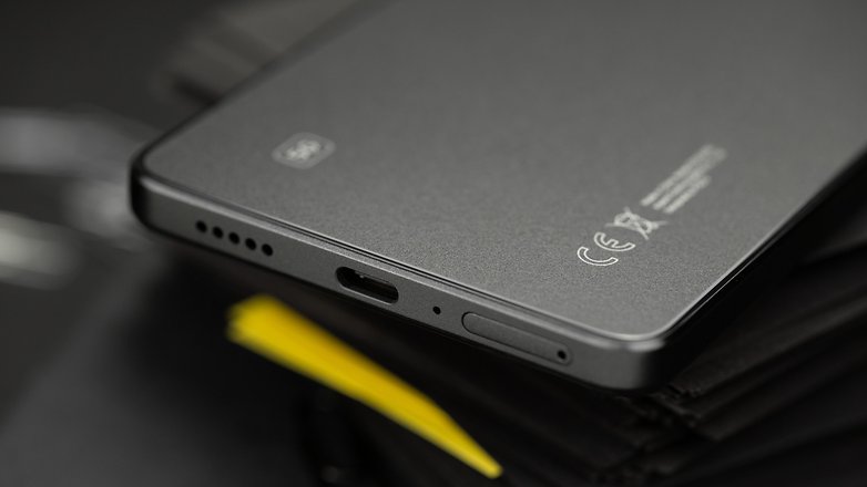 Poco X5 Pro SIM card slot