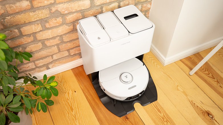 Roborock reveals its new S8 Pro Ultra robot vacuum and cleaning station -  Tech Guide