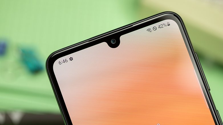 DieObereHälftedes Galaxy-A33-Displays Mit Blick Auf Die Notch