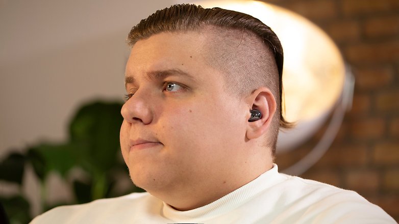 Galaxy buds live online fall out of ears