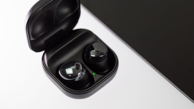 NextPit Samsung Galaxy Buds Pro headphones