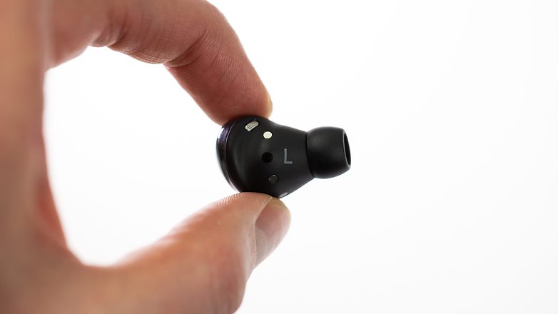 NextPit Samsung Galaxy Buds Pro inside