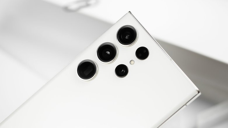 Xiaomi 14 Pro debuts with new variable aperture camera, hardware upgrades  and optional titanium model -  News