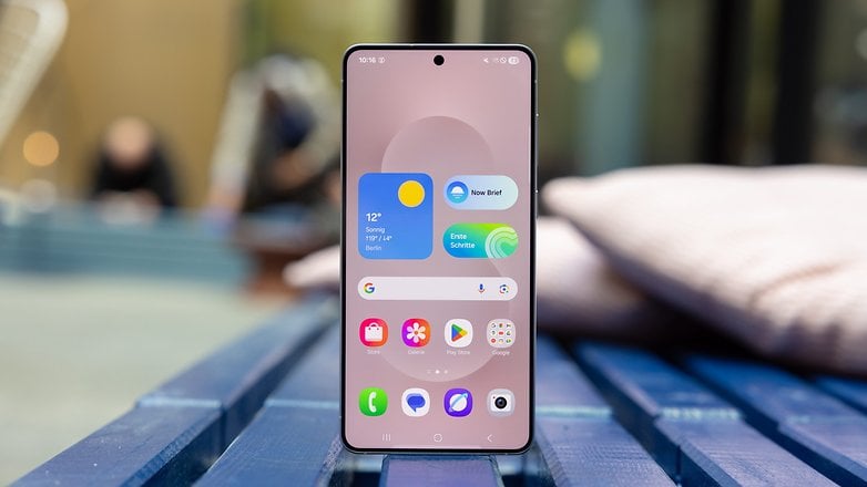 Samsung Galaxy S25 Edge on One UI 7 Samsung Galaxy S25 Edge on One UI 7