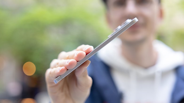 Das Samsung Galaxy S25 Edge ist extrem dünn Das Samsung Galaxy S25 Edge ist extrem dünn