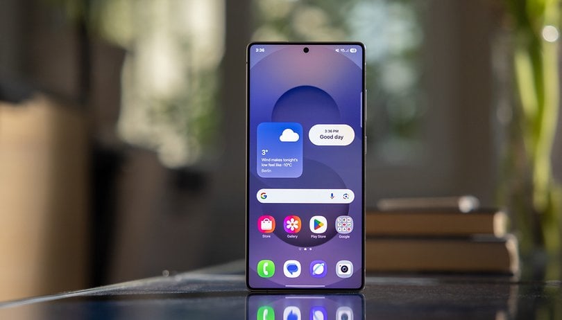 Galaxy S25 Ultra mit Unlimited-Tarif zum Traumpreis: O2 haut Mega-Bundle raus! nextpit Samsung Galaxy S25 Ultra Display Test