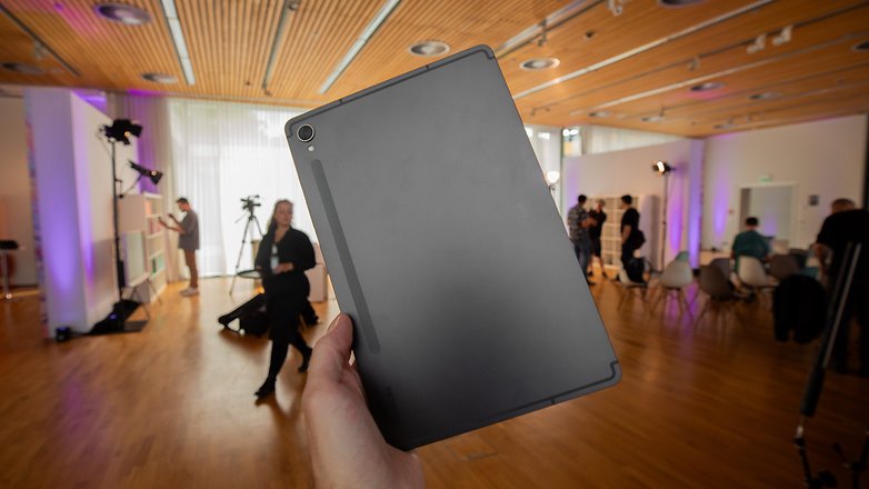 The strip on the back left of the Samsung Galaxy Tab S9 Ultra is used to attach the S Pen.