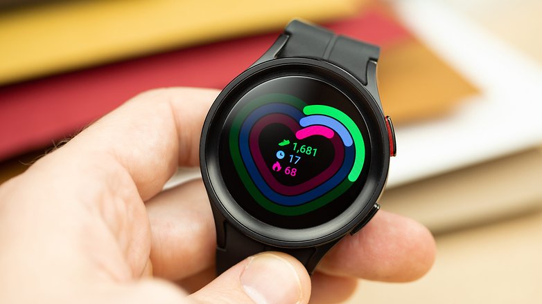 Tracking measurements on the screen of the Samsung Galaxy Watch 5 Pro
