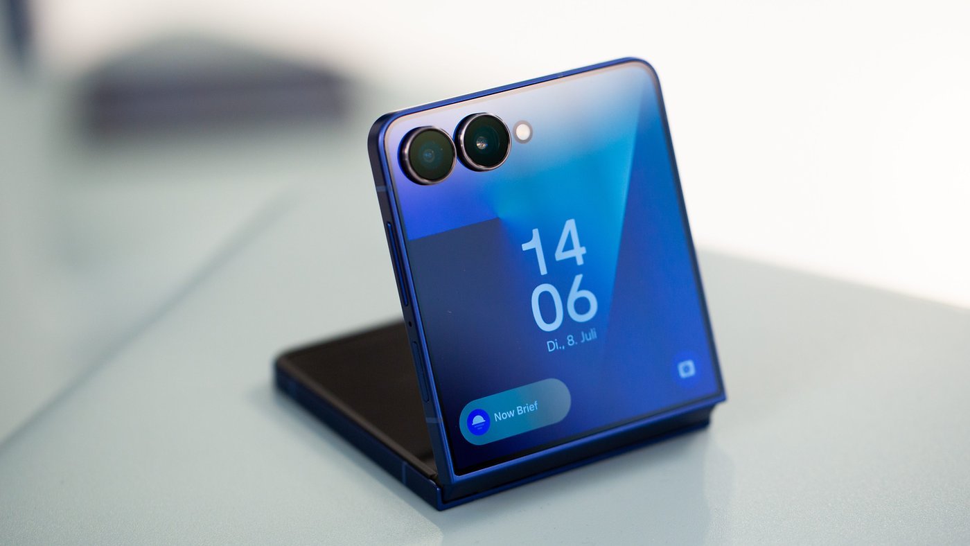 Samsung’s Folding Flip Phone Just Hit Its Lowest Price