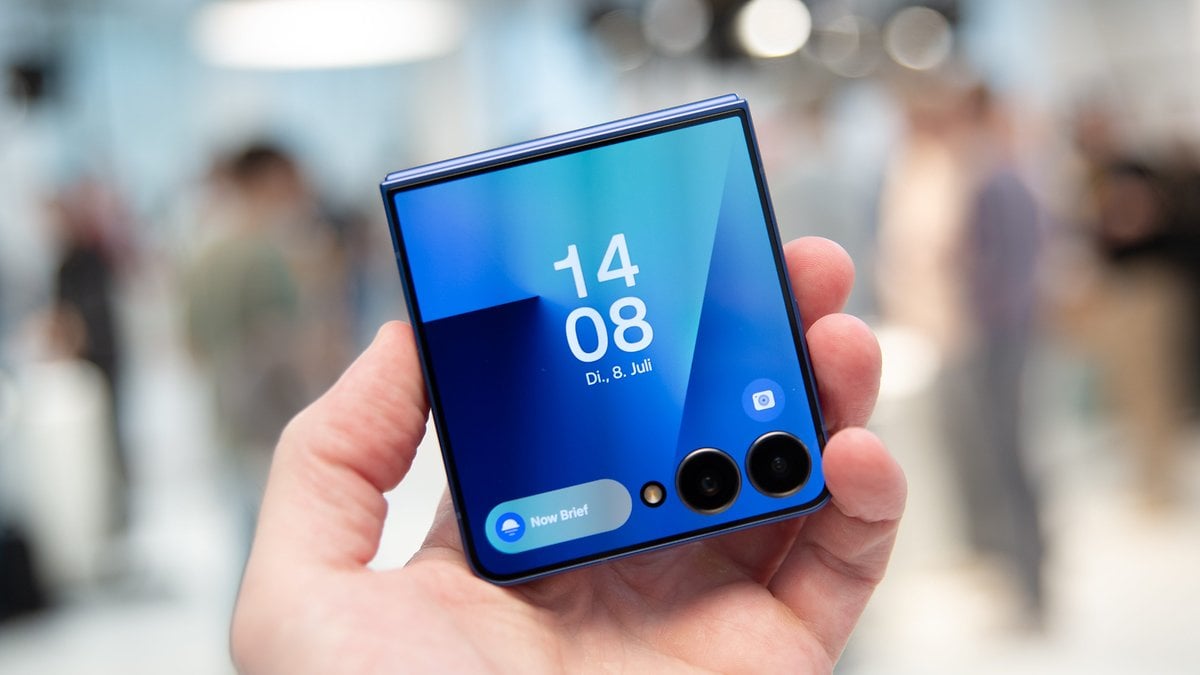nextpit Samsung Galaxy Z Flip7 3