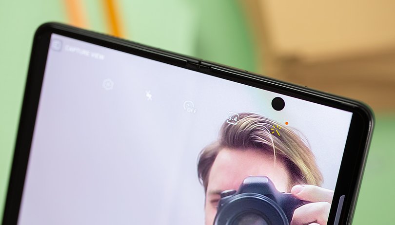 NextPit Samsung Galaxy Z Fold 3 camera display