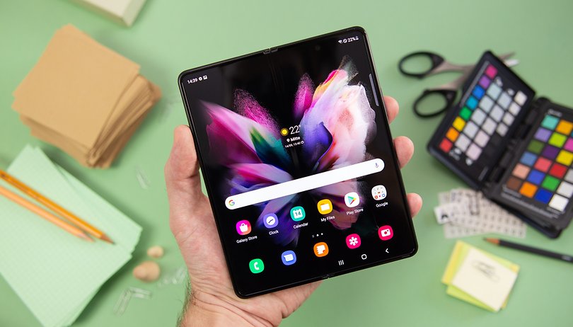 Paparan NextPit Samsung Galaxy Z Fold 3