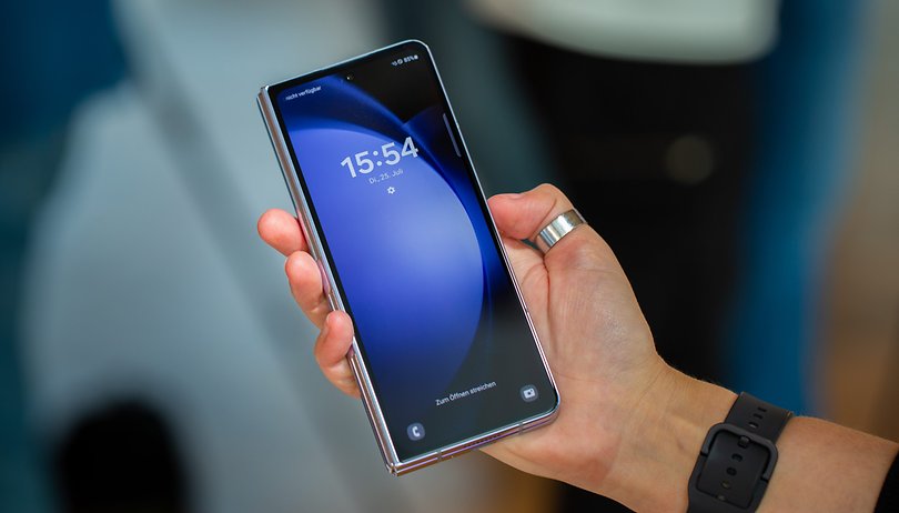 nextpit Samsung Galaxy Z Fold 5 frontskärm