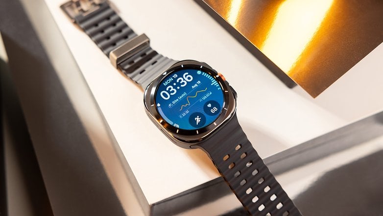 Samsung Galaxy Watch Ultra in Nahaufnahme