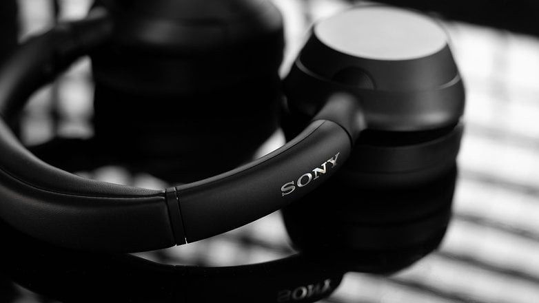 Le casque Bluetooth Sony ULT WEAR.