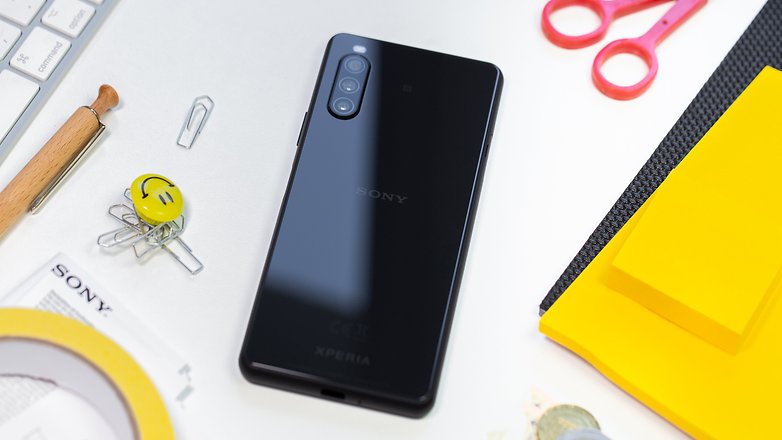 AndroidPIT Sony Xperia 10 II back logo